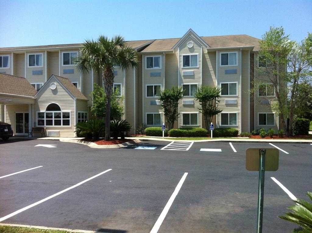 Microtel Inn & Suites By Wyndham Brunswick Exterior foto